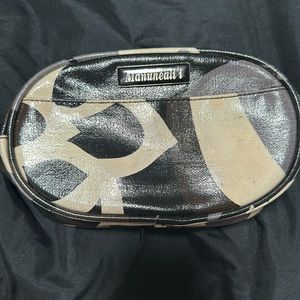 Manuhealii Zippered Pouch